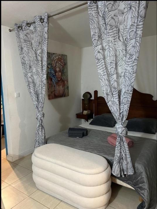 Studio Sainte Anne 2Mn A Pieds De La Plage ,Possibilite Location De Voiture מראה חיצוני תמונה