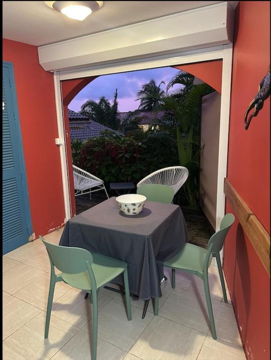 Studio Sainte Anne 2Mn A Pieds De La Plage ,Possibilite Location De Voiture מראה חיצוני תמונה